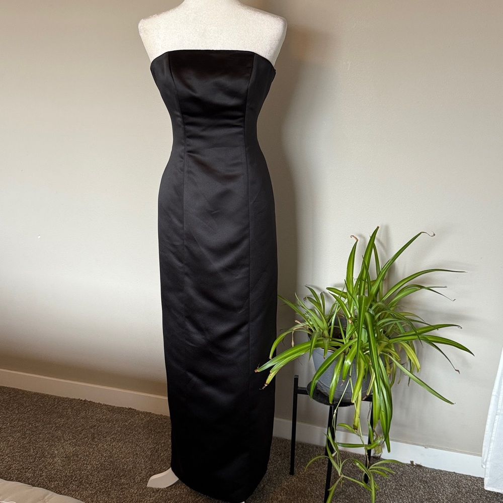 Elegant Black Strapless Dress